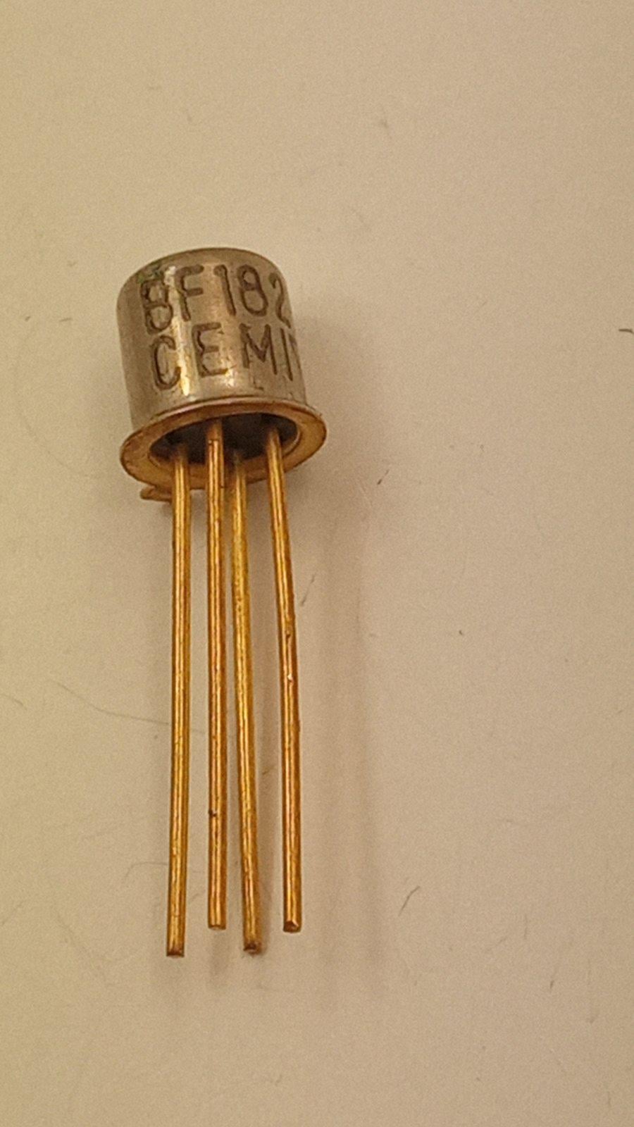 Транзистор BF182 npn 20V/15mA/325MHz (26475)
