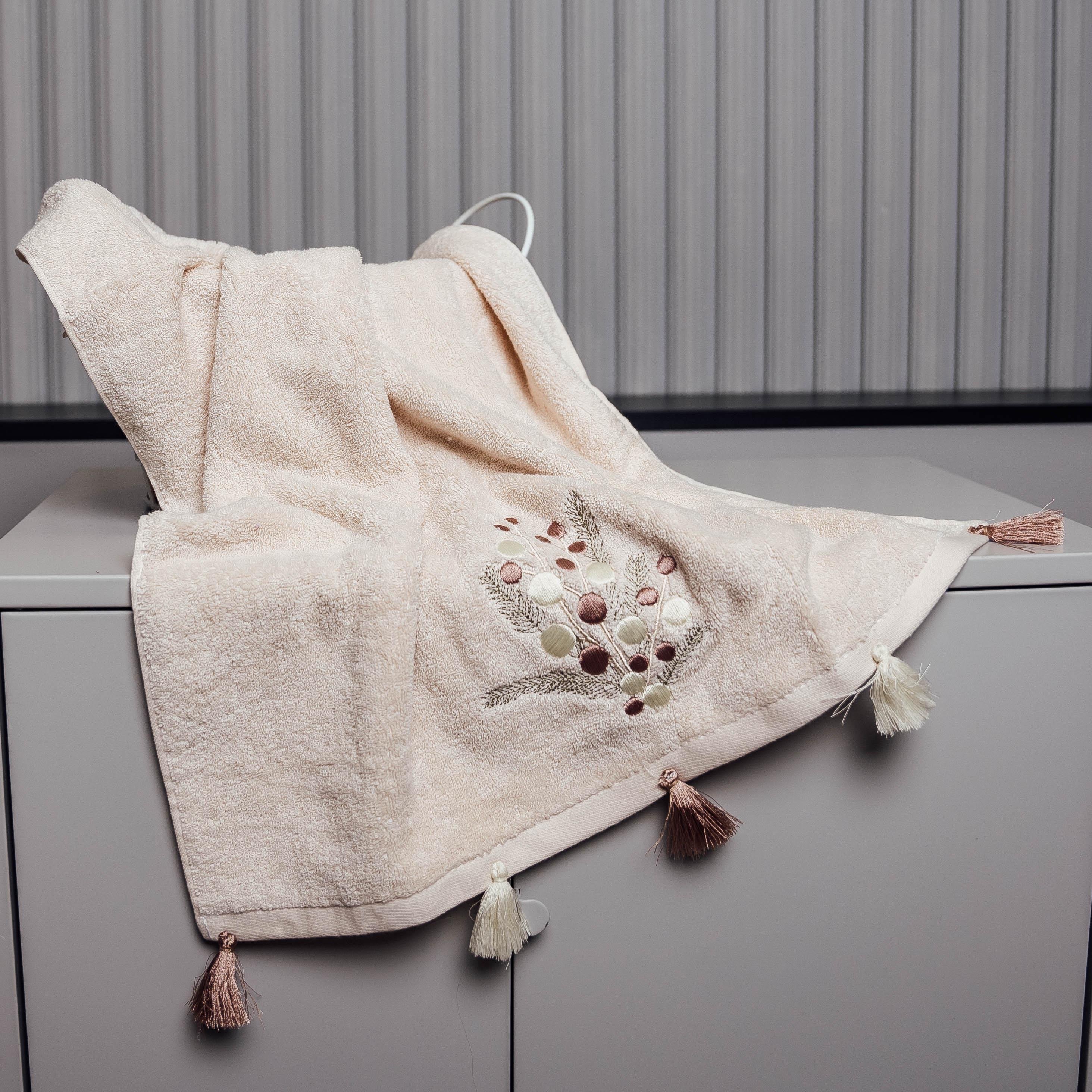 Полотенце банное букетик с кистями 140x70 см Светло-бежевый (88121)