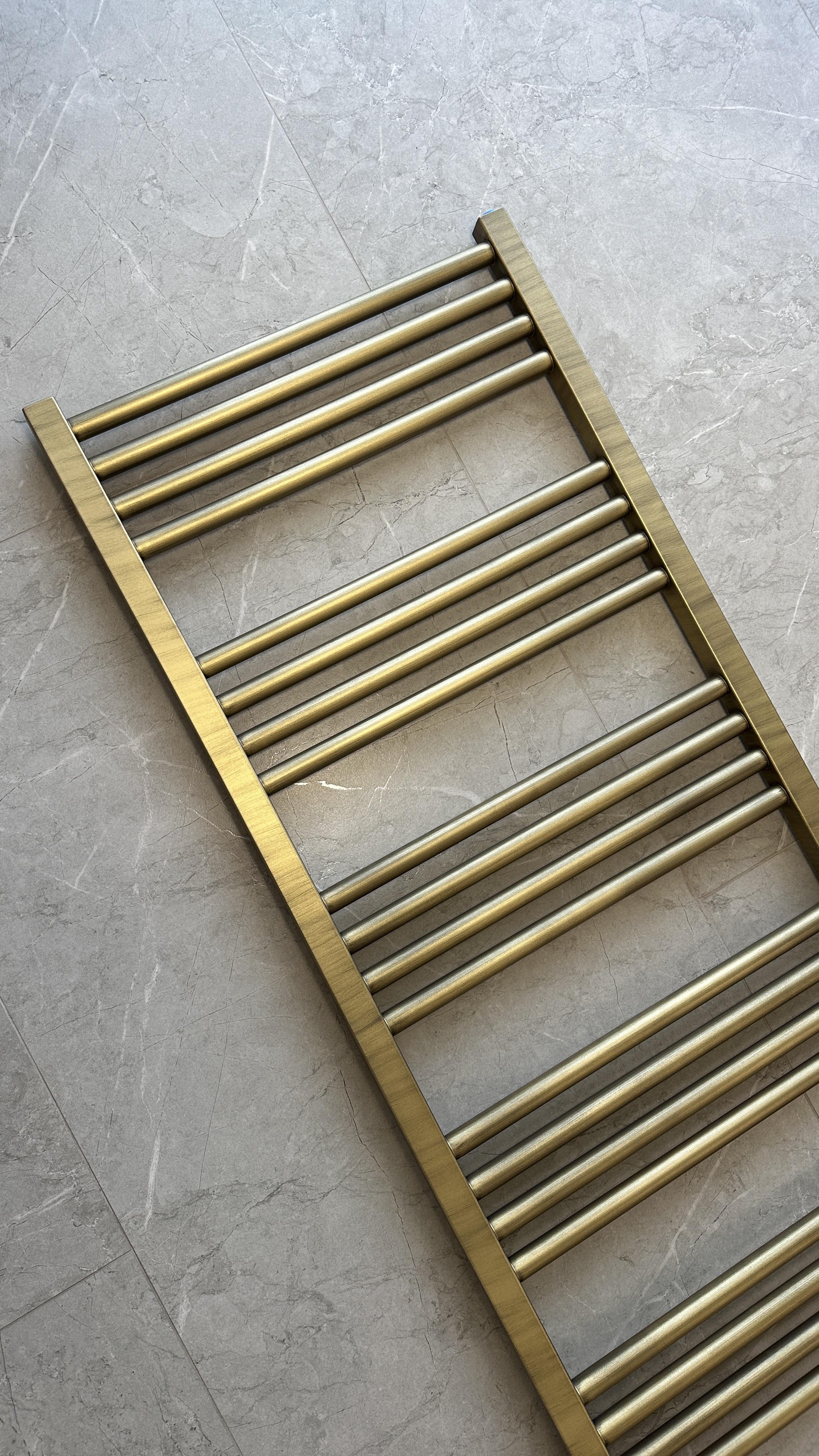 Полотенцесушитель водяной Terma Fiona 1140x500 мм Brushed Brass (688) - фото 3