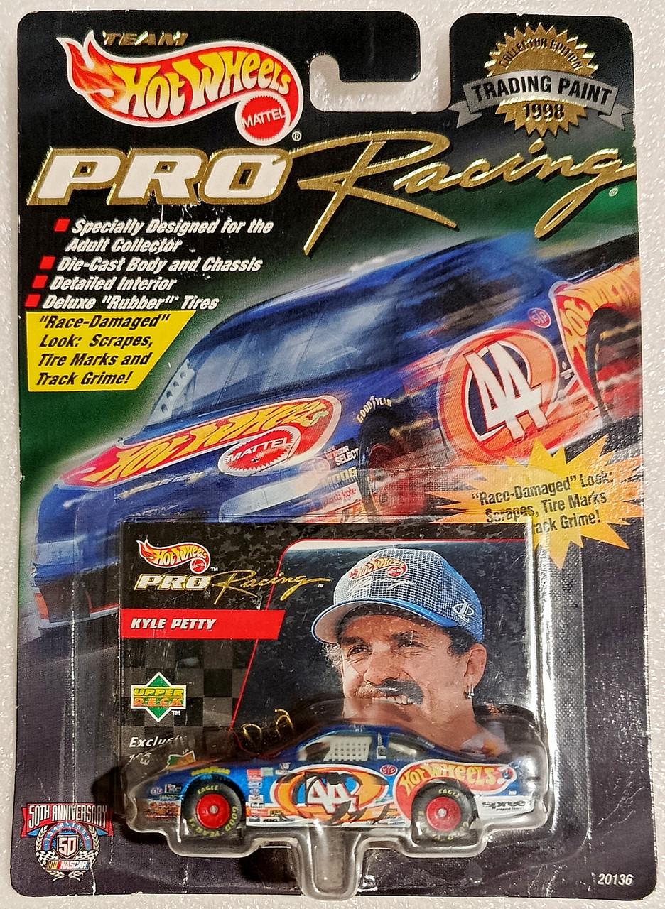 Игрушечная машинка Hot Wheels Pontiac Grand Prix Kyle Petty №44 Hot Wheels 1998 Pro Racing NASCAR (20136-dr)