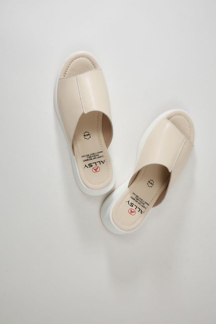 Шлепанцы женские ALLSY кожаные р. 40 Бежевый (195227)