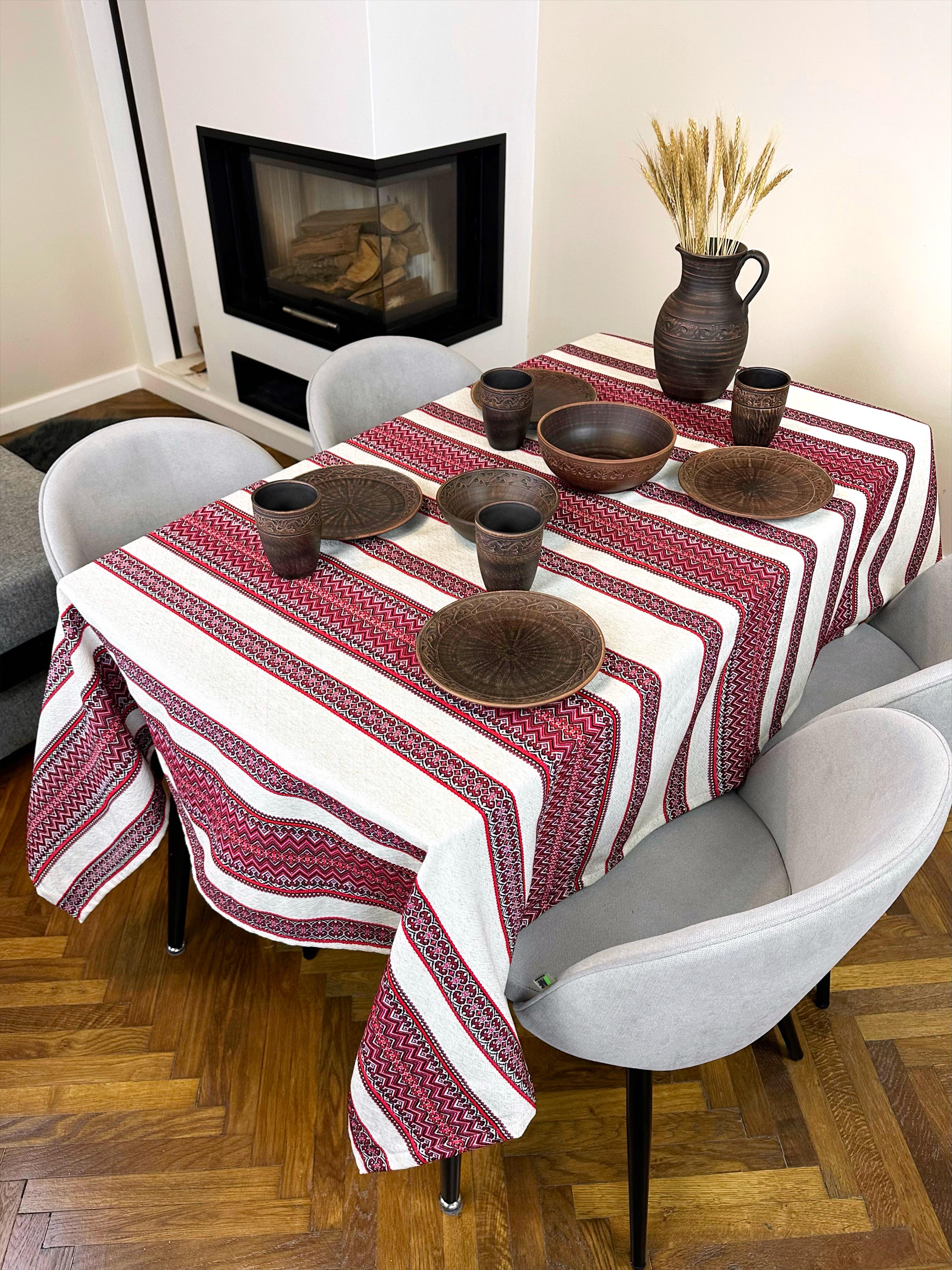 Скатерть льняная рождественская Рандеву с украинским орнаментом 150x110 см Красный (901-1)