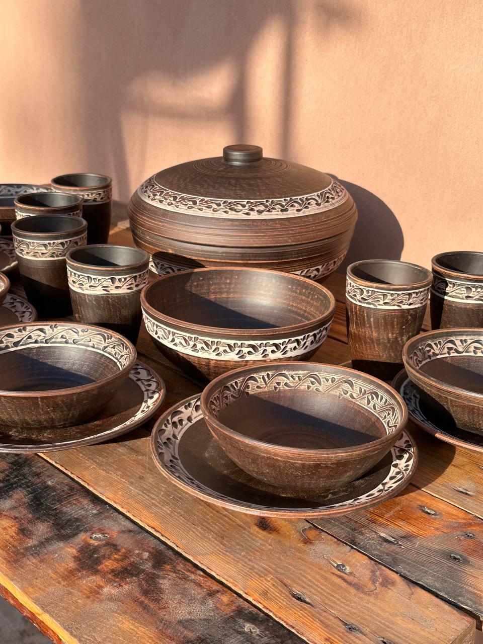 Набір посуду із червоної глини Родина