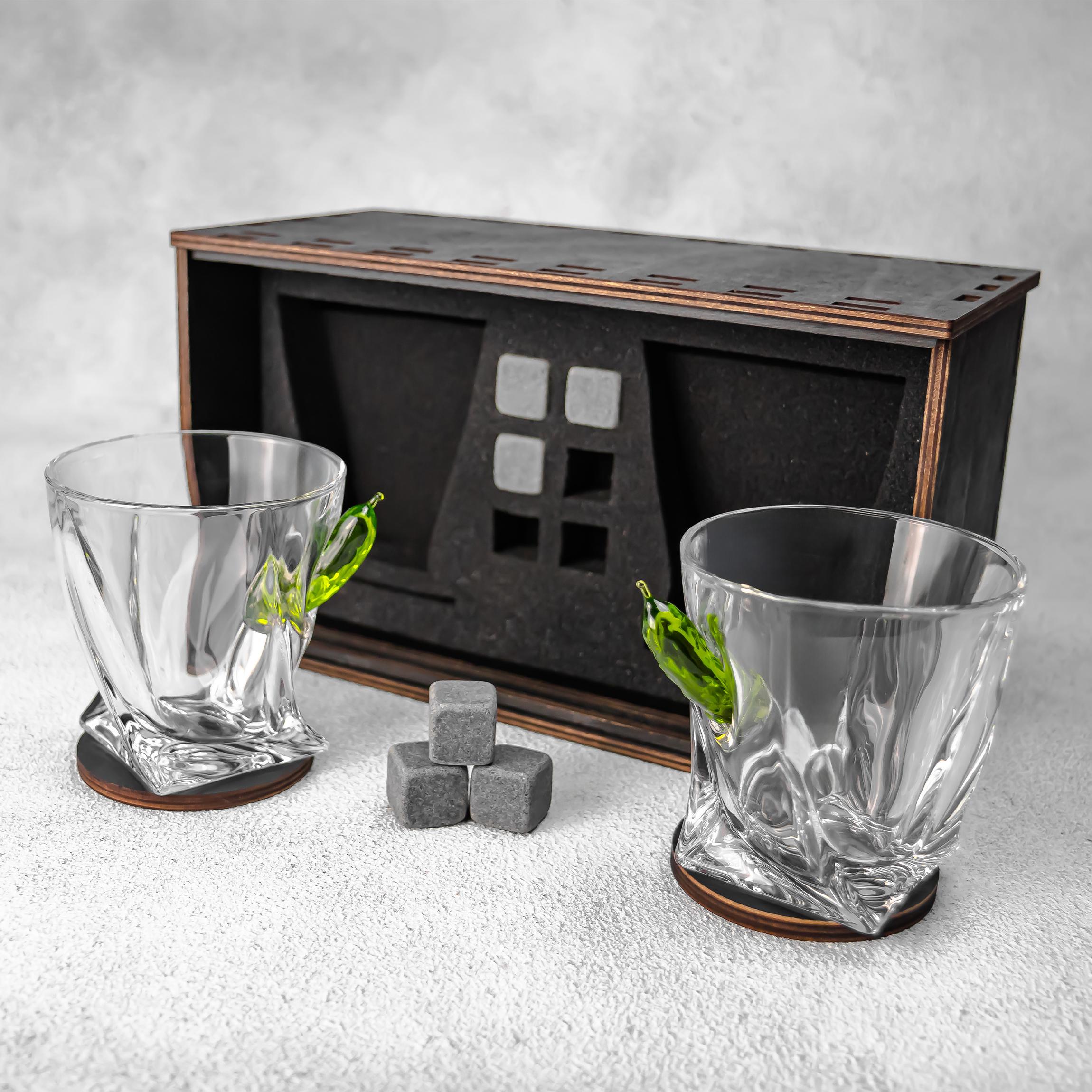 Набір на 2 кришталеві склянки з огірком (31548681)