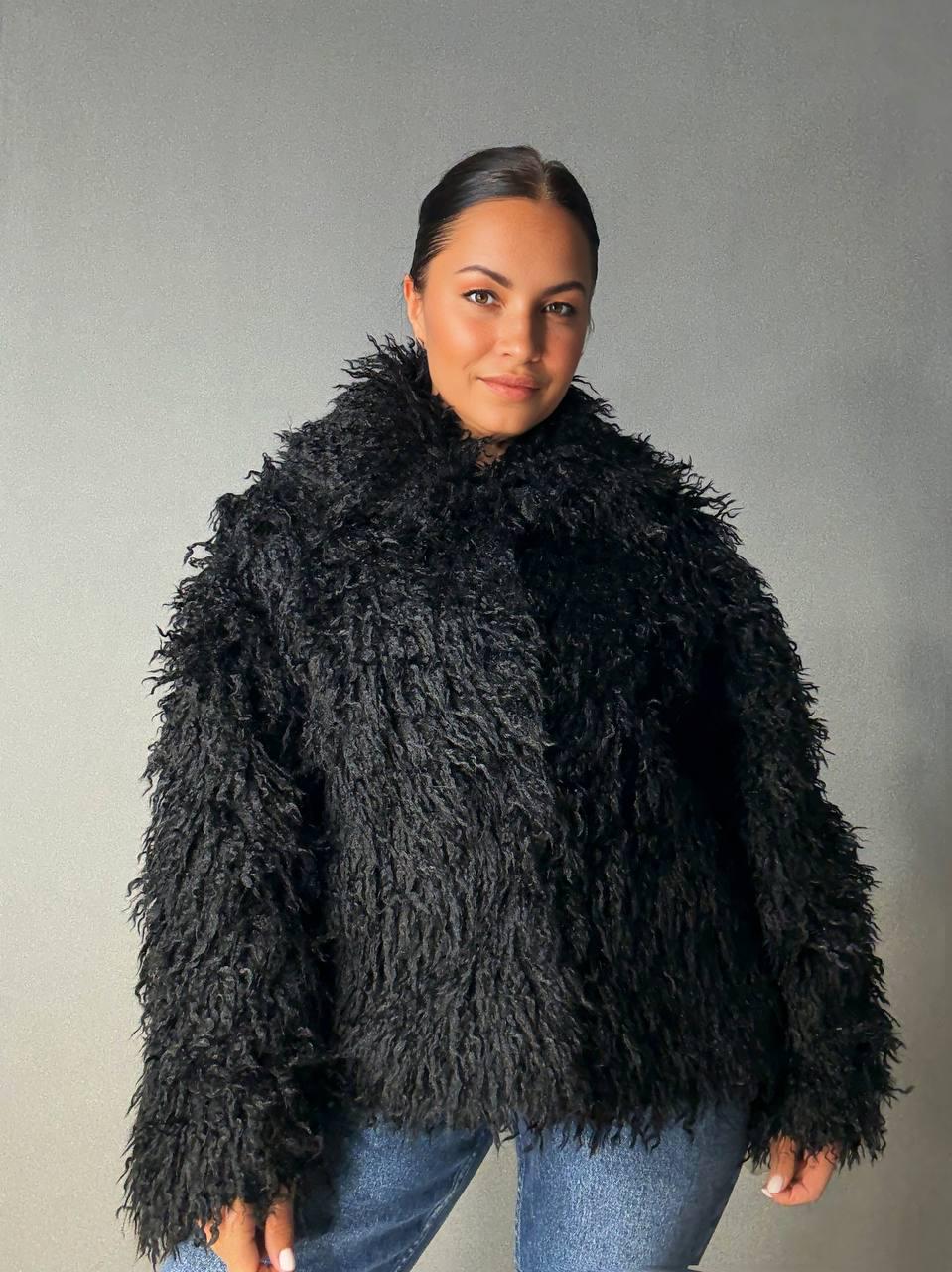 Шуба женская LADY YEP 10018 искусственная под ламу с воротником M Черный (5015)