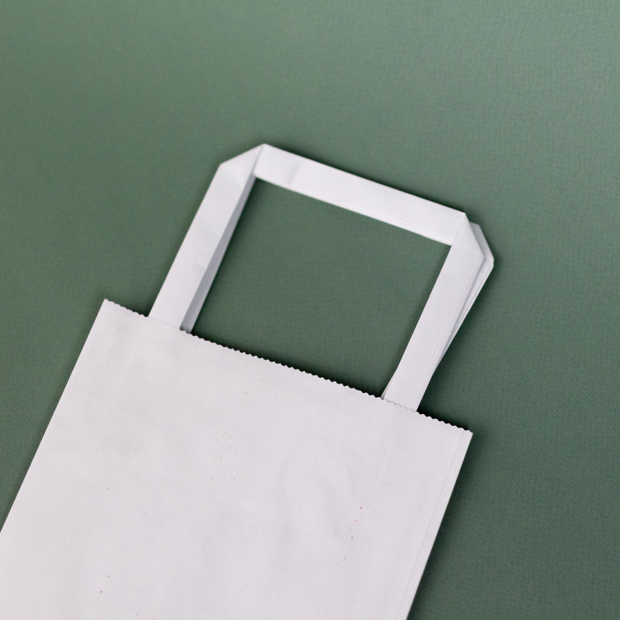 Пакет маленький бумажный с ручками 150х90х240 мм 50 шт. Белый - фото 2 Пакет маленький бумажный с ручками 150х90х240 мм 50 шт. Белый - фото 2