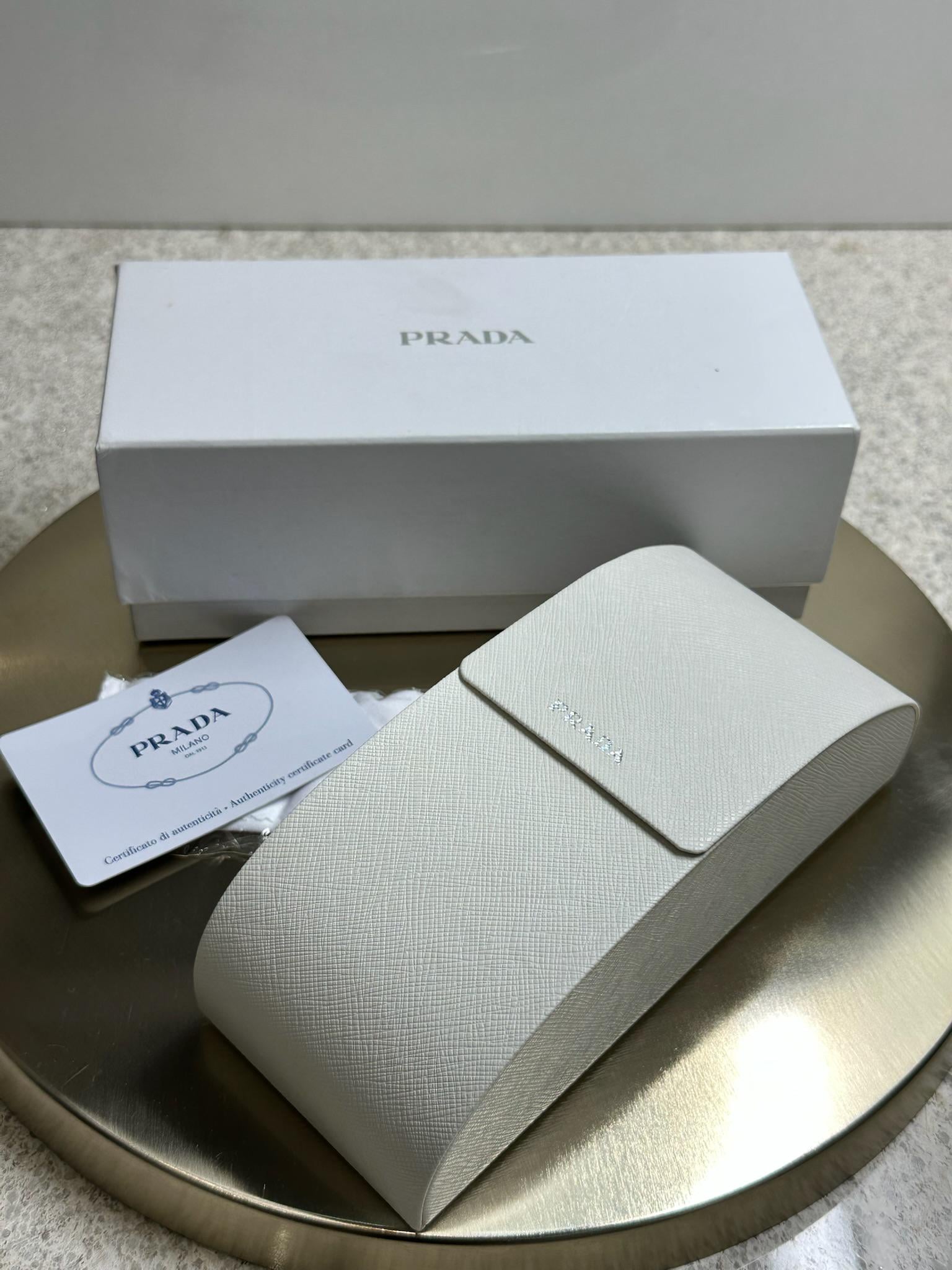 ᐉ Солнцезащитные очки PRADA PR 07YS 1AB0A7 Black/Grey Gradient