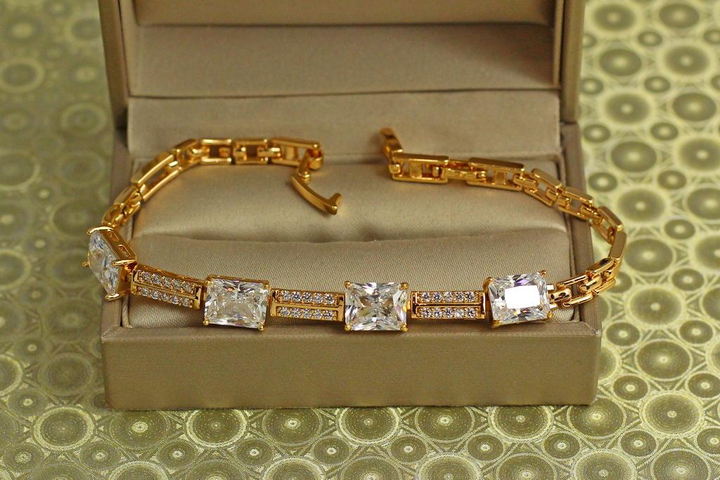 Браслет Xuping Jewelry прямоугольники с белыми камнями 19,5 см 8 мм Золотистый (31594531)