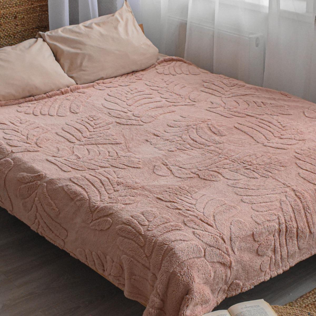 Плед пухнастий Koloco Листя двоспальний 180х220 см Рожевий (38510) - фото 1