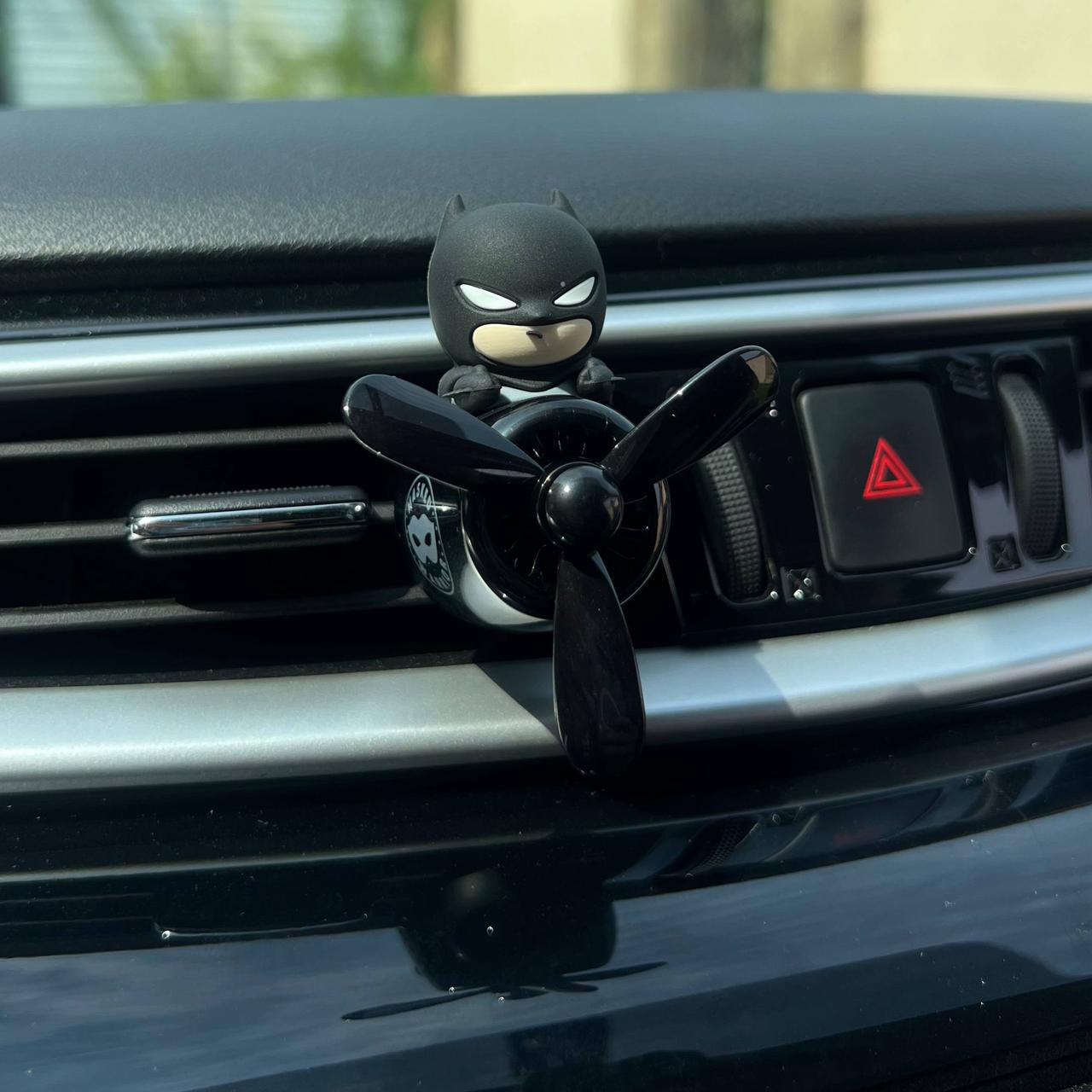 Ароматизатор в авто решетку Pilot Batman Jet - фото 5 Ароматизатор в авто решетку Pilot Batman Jet - фото 5