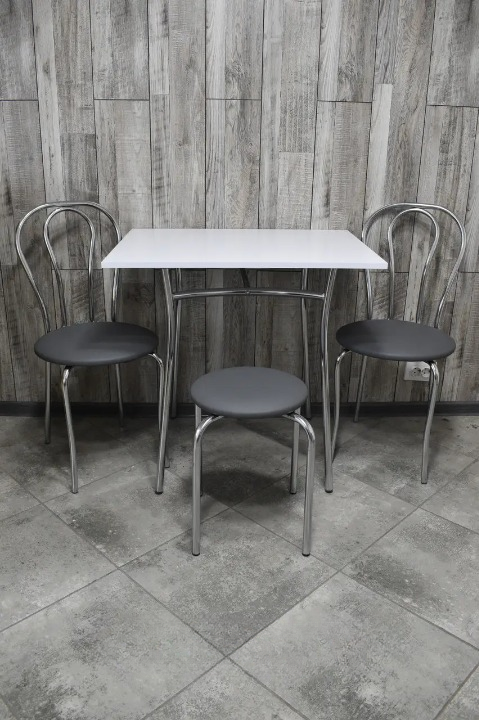 Кухонний комплект Tulipan Тріо стіл/стільці 2 шт./табурет в хром-корпусі 60х80х75 см Білий/Сірий (28374345)