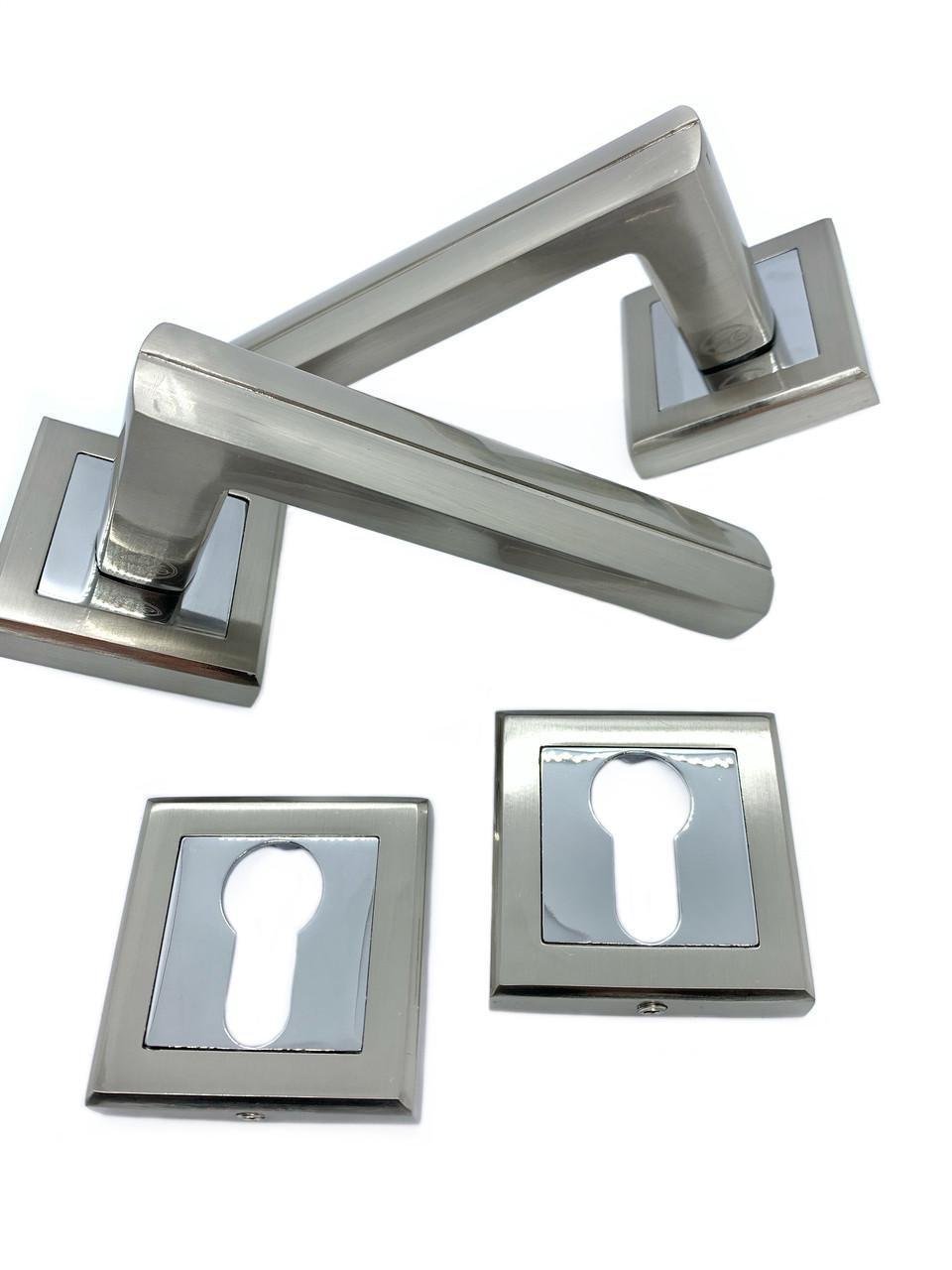 Врізний замок Vortex AS-24 для дерев'яних дверей з ручками на розетах SN/CP під ключ