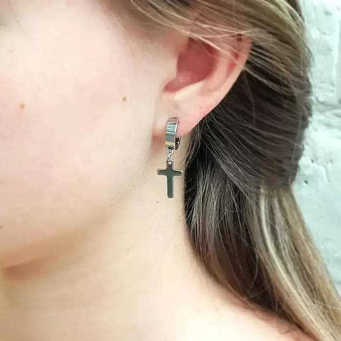 Сережки-кліпси Хрест для пірсингу унісекс Чорний (9056) - фото 2 Сережки-кліпси Хрест для пірсингу унісекс Чорний (9056) - фото 2