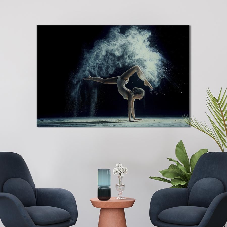 Настінний декор картина на холсті для інтер’єру Граціозна гімнастка 51x34 см (484-1)