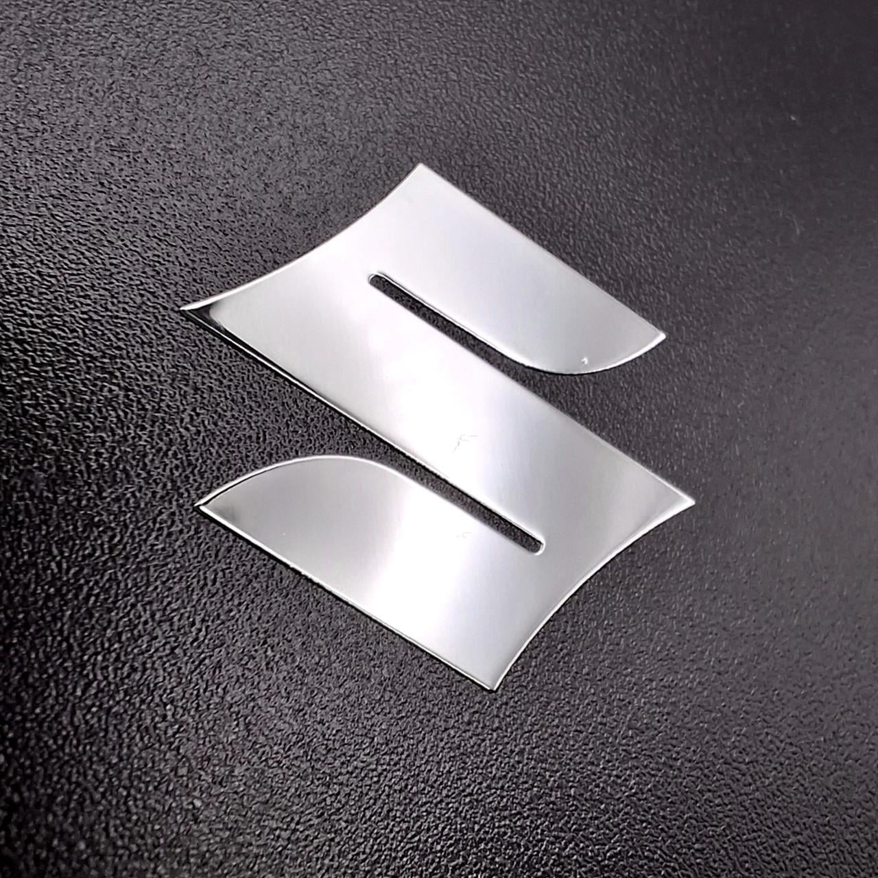 Эмблема Suzuki в салон авто 2х2 см Хром глянцевый (2957557392)