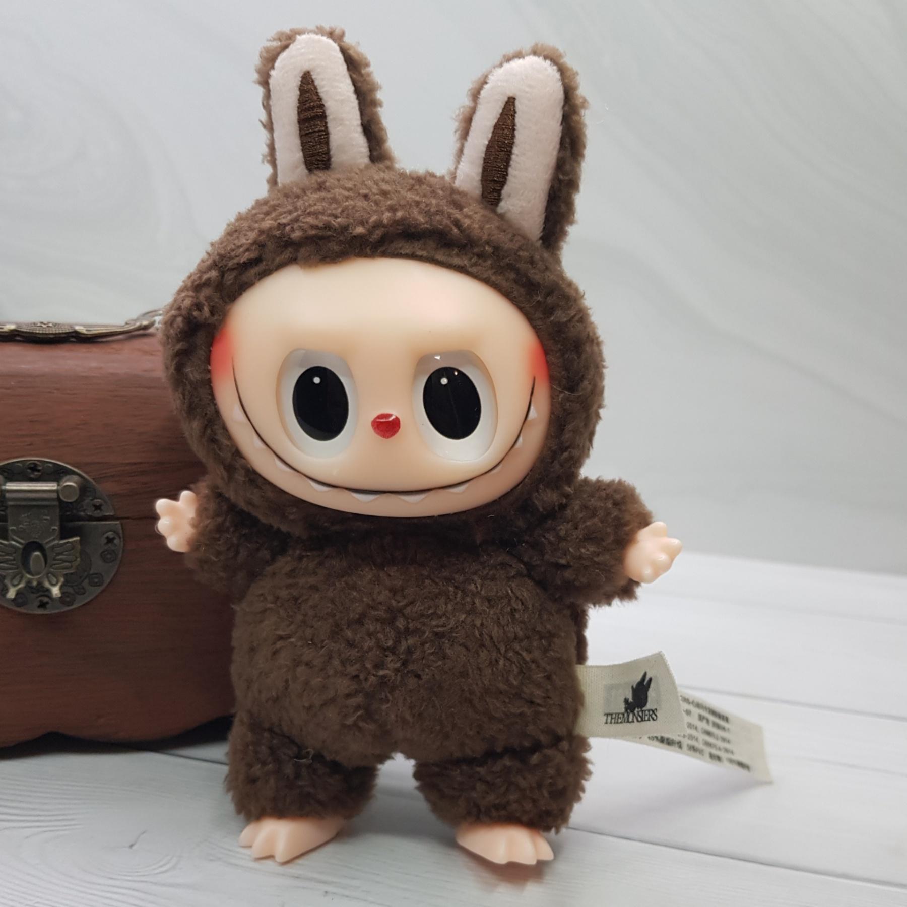 Игрушка плюшевая Labubu Лабубу 18 см Коричневый (2481397326) - фото 1 Игрушка плюшевая Labubu Лабубу 18 см Коричневый (2481397326) - фото 1
