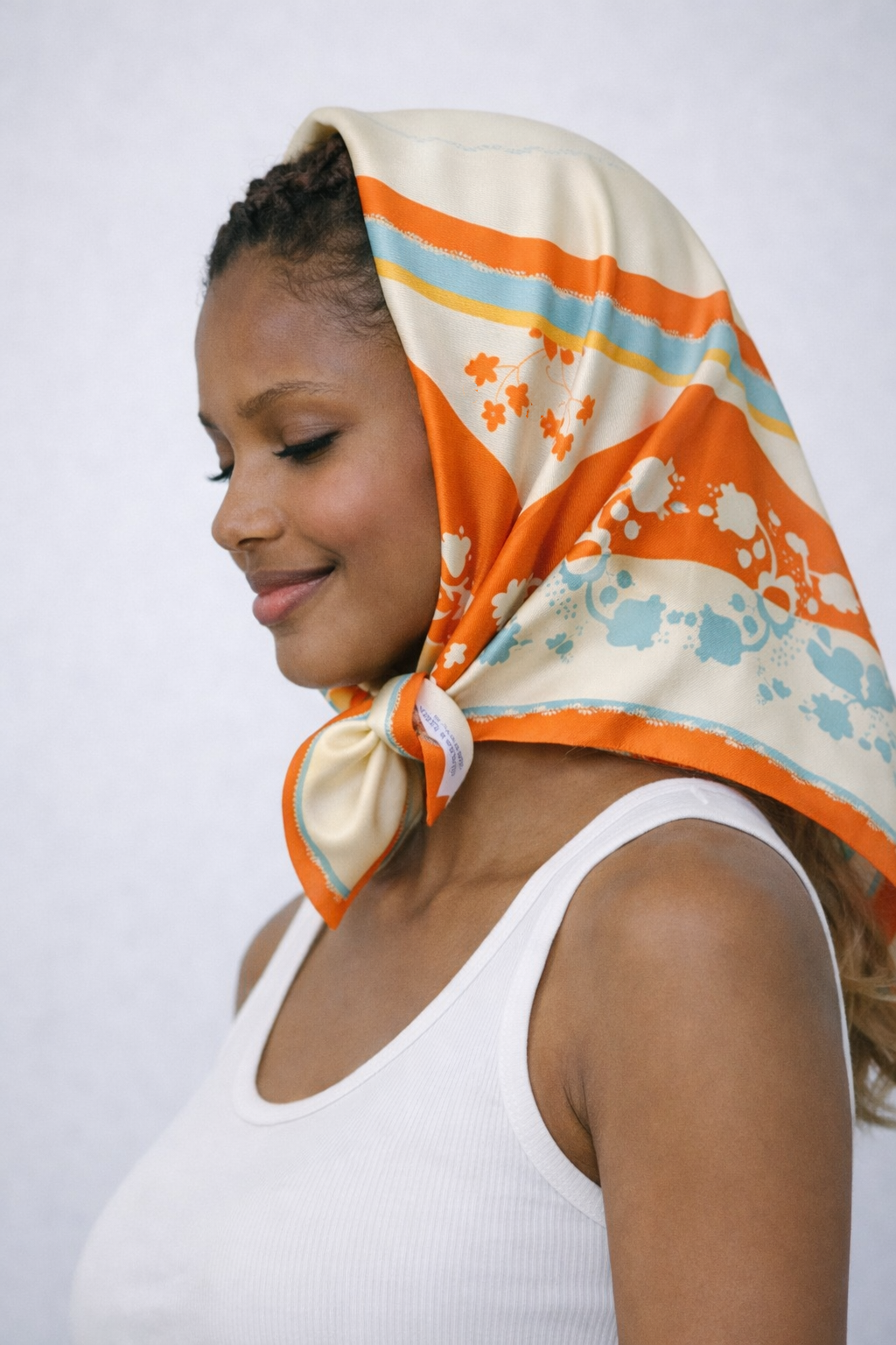 Платок шелковый Liane House Цветущая Красота 60x60 см Красный