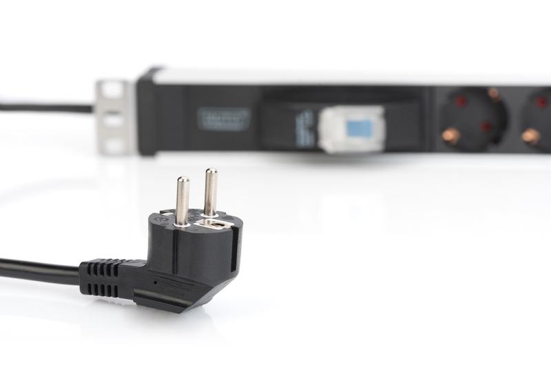 Блок розеток для монтажу Digitus у стійку 1U 6 розеток Schuko 16А зі шнуром 2 м (DN-95417) - фото 2 Блок розеток для монтажу Digitus у стійку 1U 6 розеток Schuko 16А зі шнуром 2 м (DN-95417) - фото 2