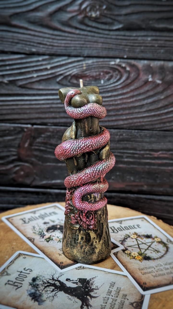 Свеча восковая Девушка и змея