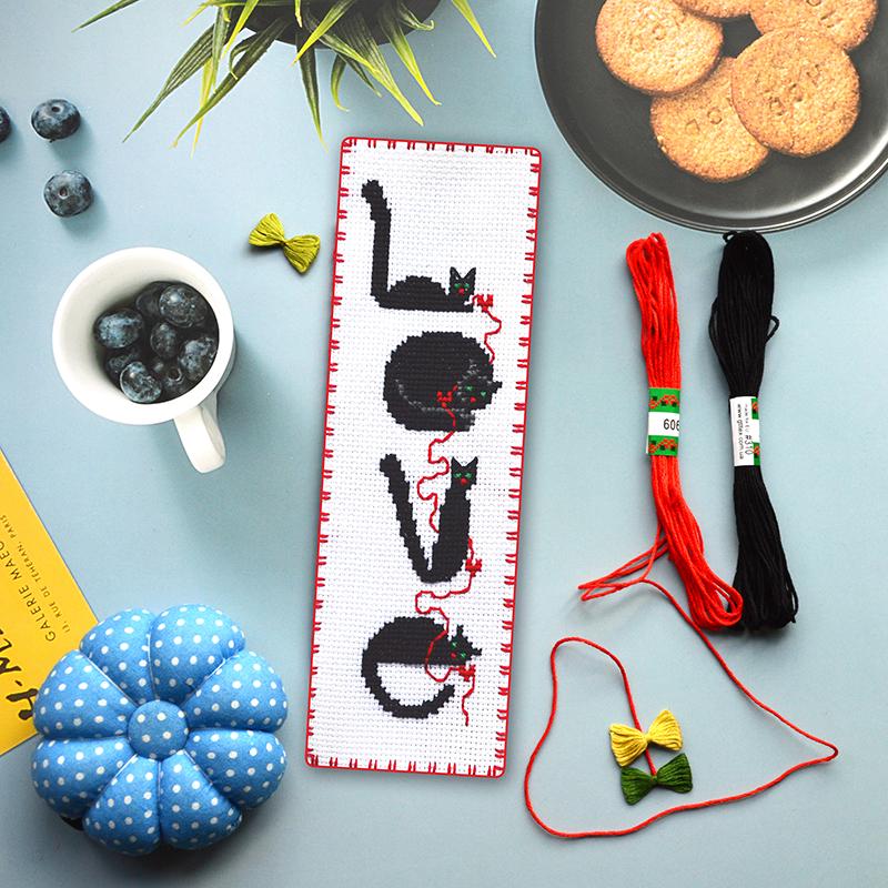 Набор для вышивки закладки Love (920)