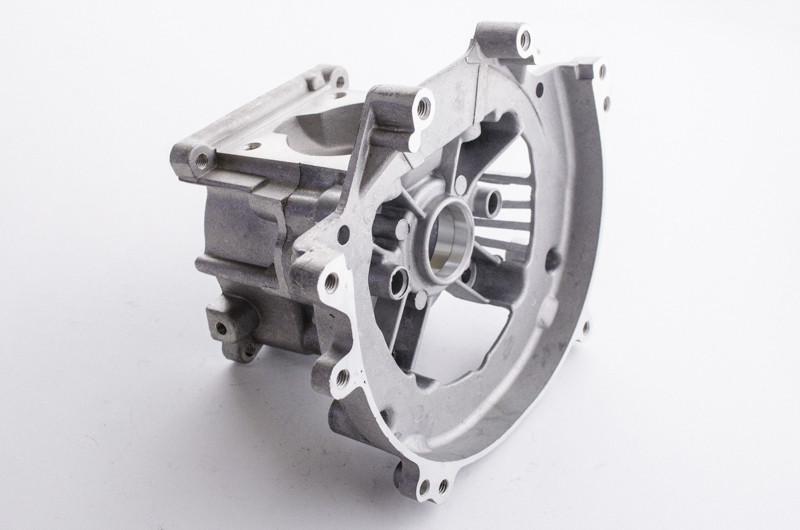 Блок двигуна лівий-правий для бензинових обприскувачів 33 см3