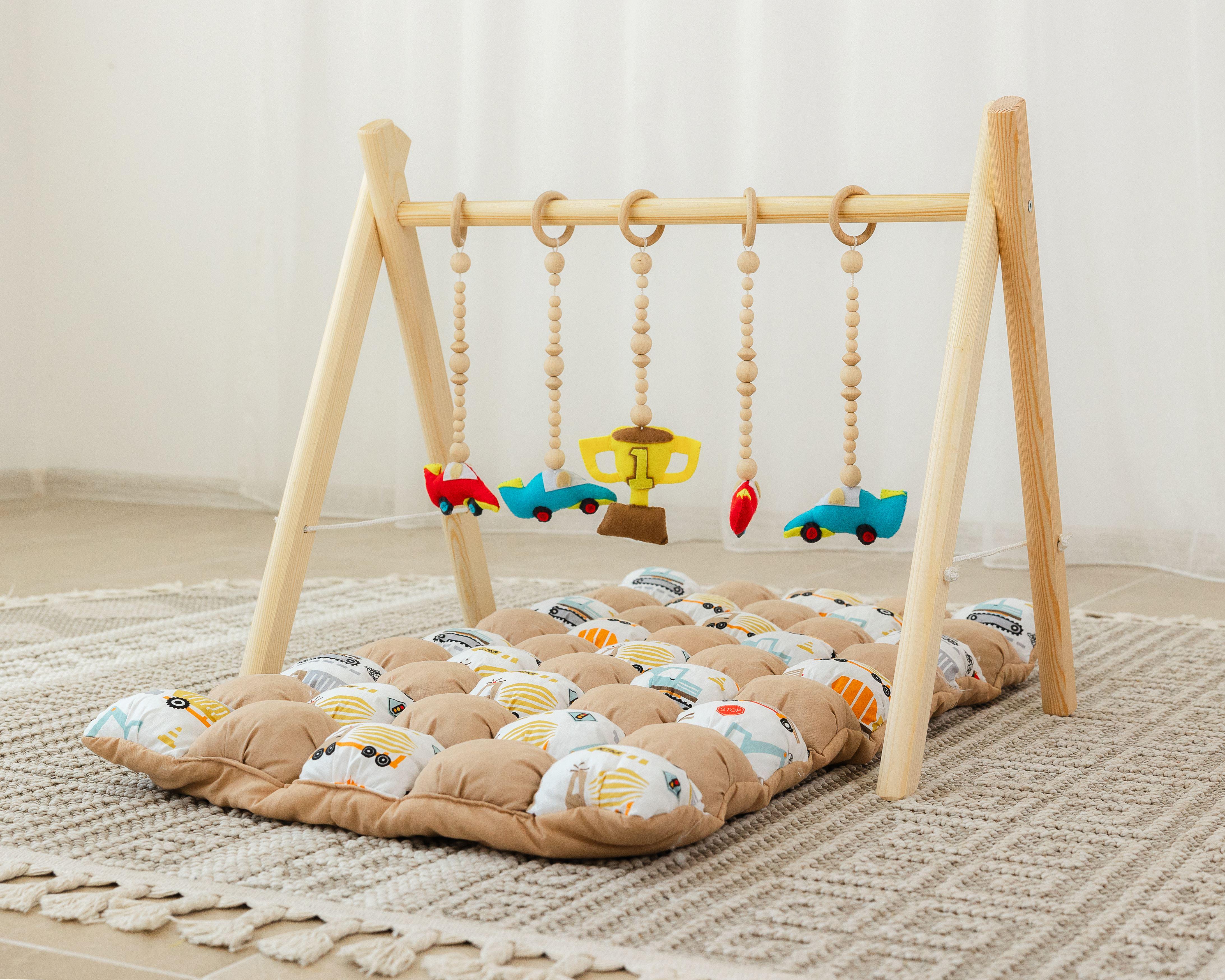 Мобиль детский напольный Монтессори Чемпион с матрасом Машинки (0002341)