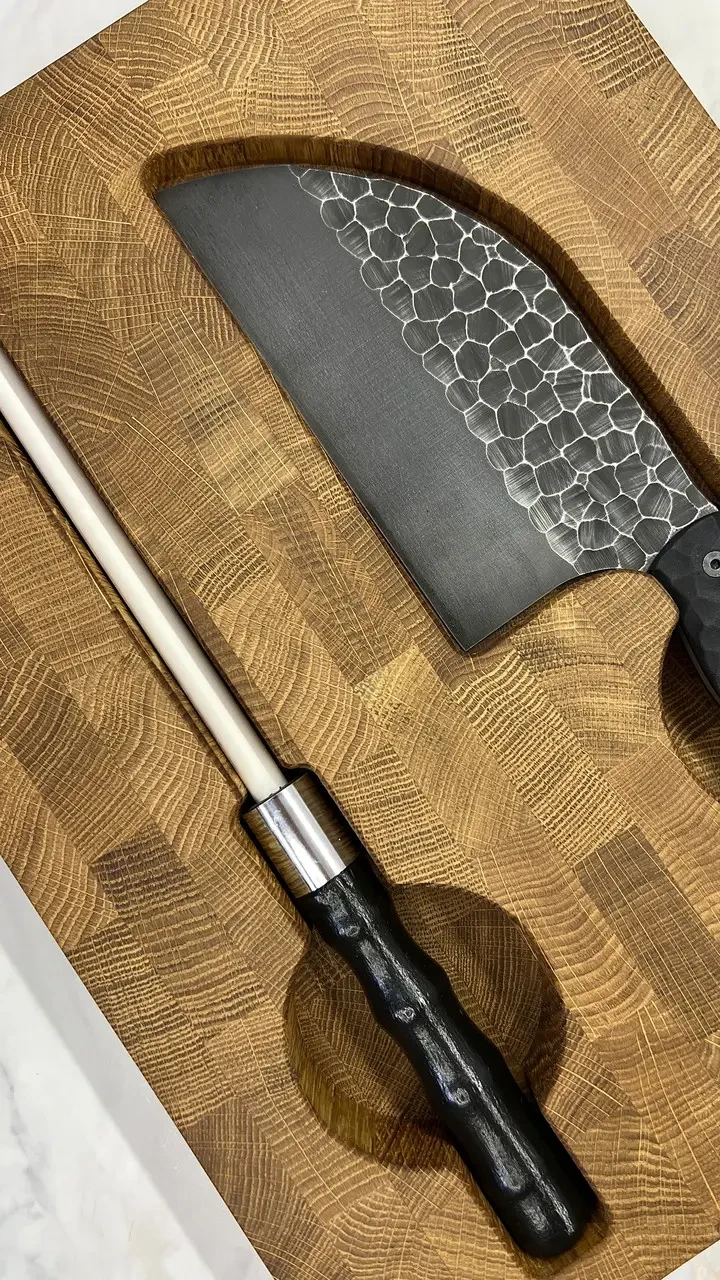 Набір кухонний дошка обробна торцева з тяпкою Серб темний та мусат 3 пр. (27722354) - фото 5 Набір кухонний дошка обробна торцева з тяпкою Серб темний та мусат 3 пр. (27722354) - фото 5