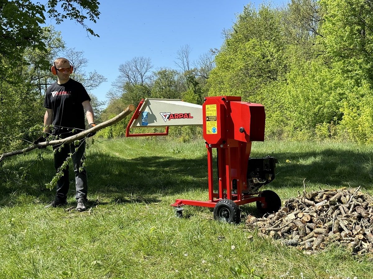 Подрібнювач гілок Arpal на шматки дров з бензиновим двигуном (АМ-80БД) - фото 8
