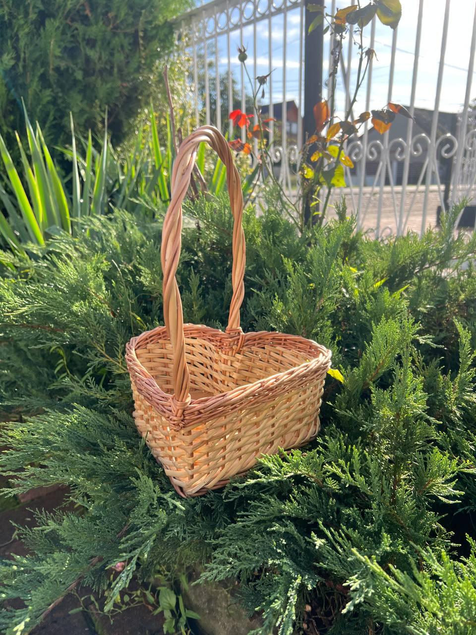 Корзина плетеная из лозы в форме сердца Сімейний Затишок - фото 4 Корзина плетеная из лозы в форме сердца Сімейний Затишок - фото 4