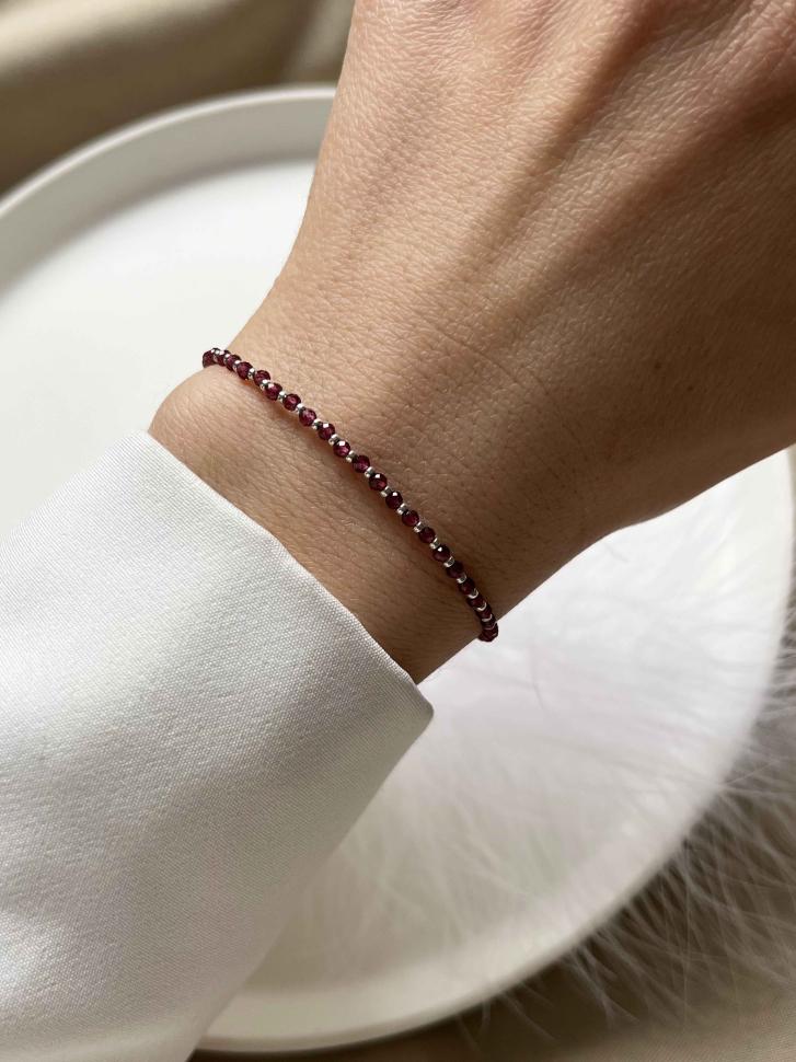 Браслет из граната в серебре (5653)