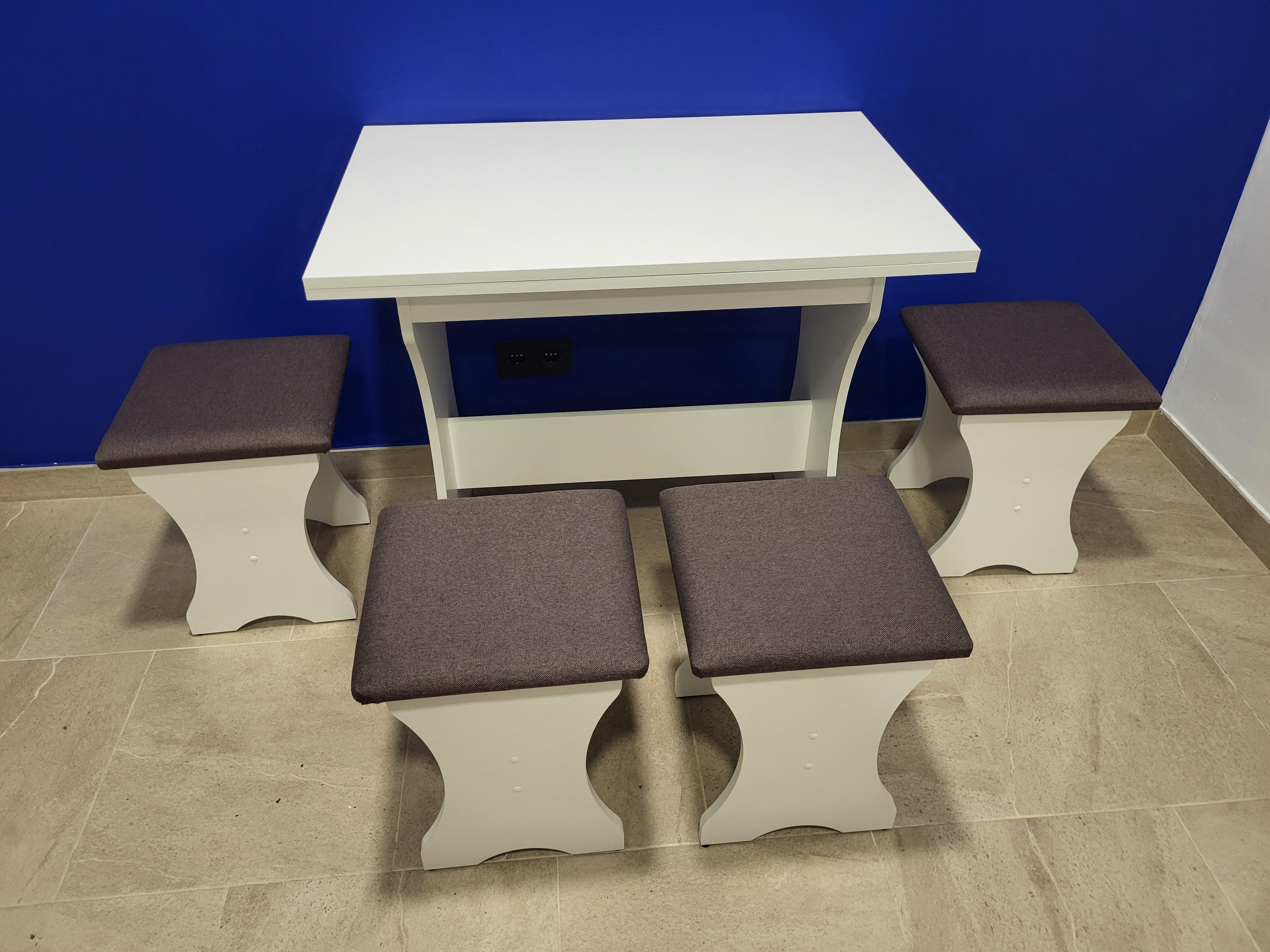 Стол раскладной и 4 табурета Семейный Белый/Бонус Нова (STTTT-B-BN)