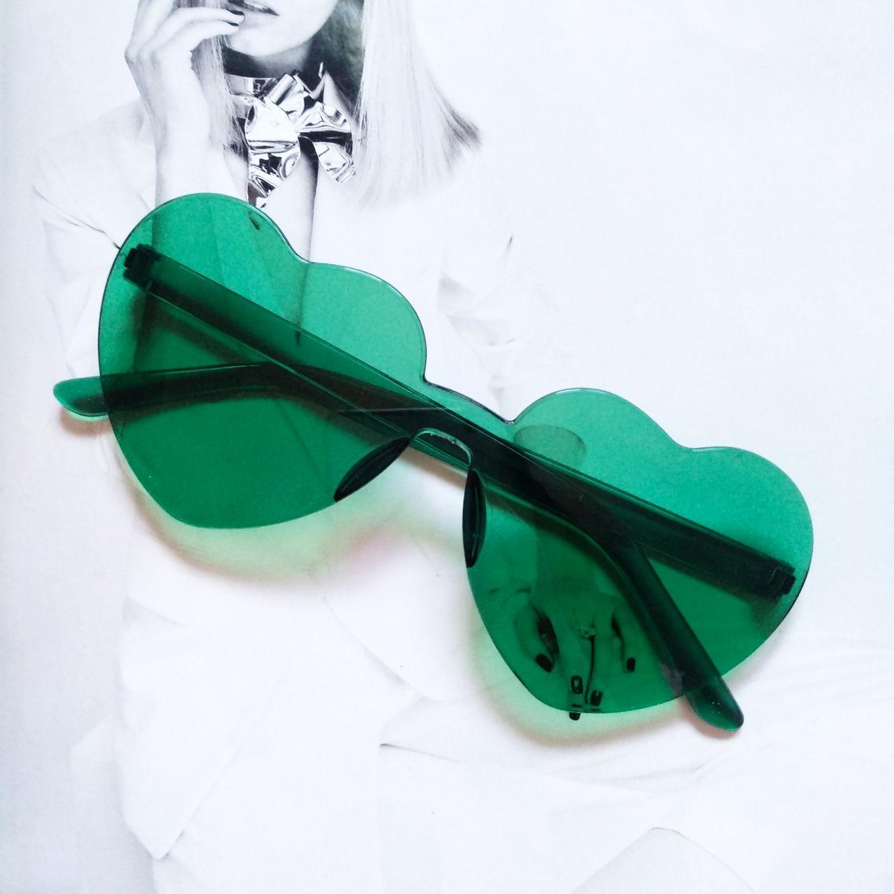 Солнцезащитные очки безоправные в форме сердца Зеленый