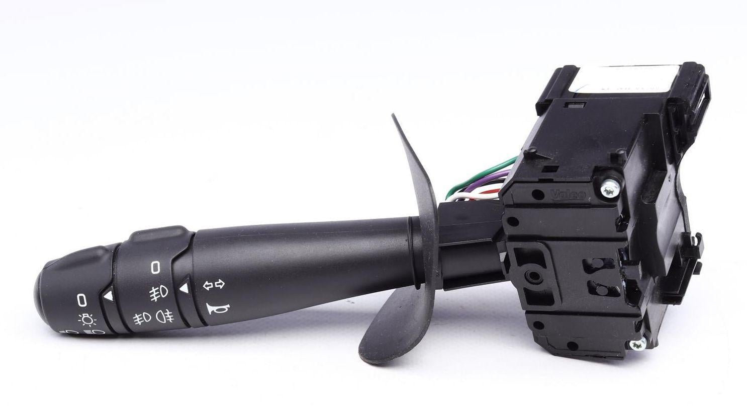 Перемикач підрульовий VALEO Renault Duster/Dacia Logan/Sandero 04- L повороти/світло/туманки/сигнал (251604)