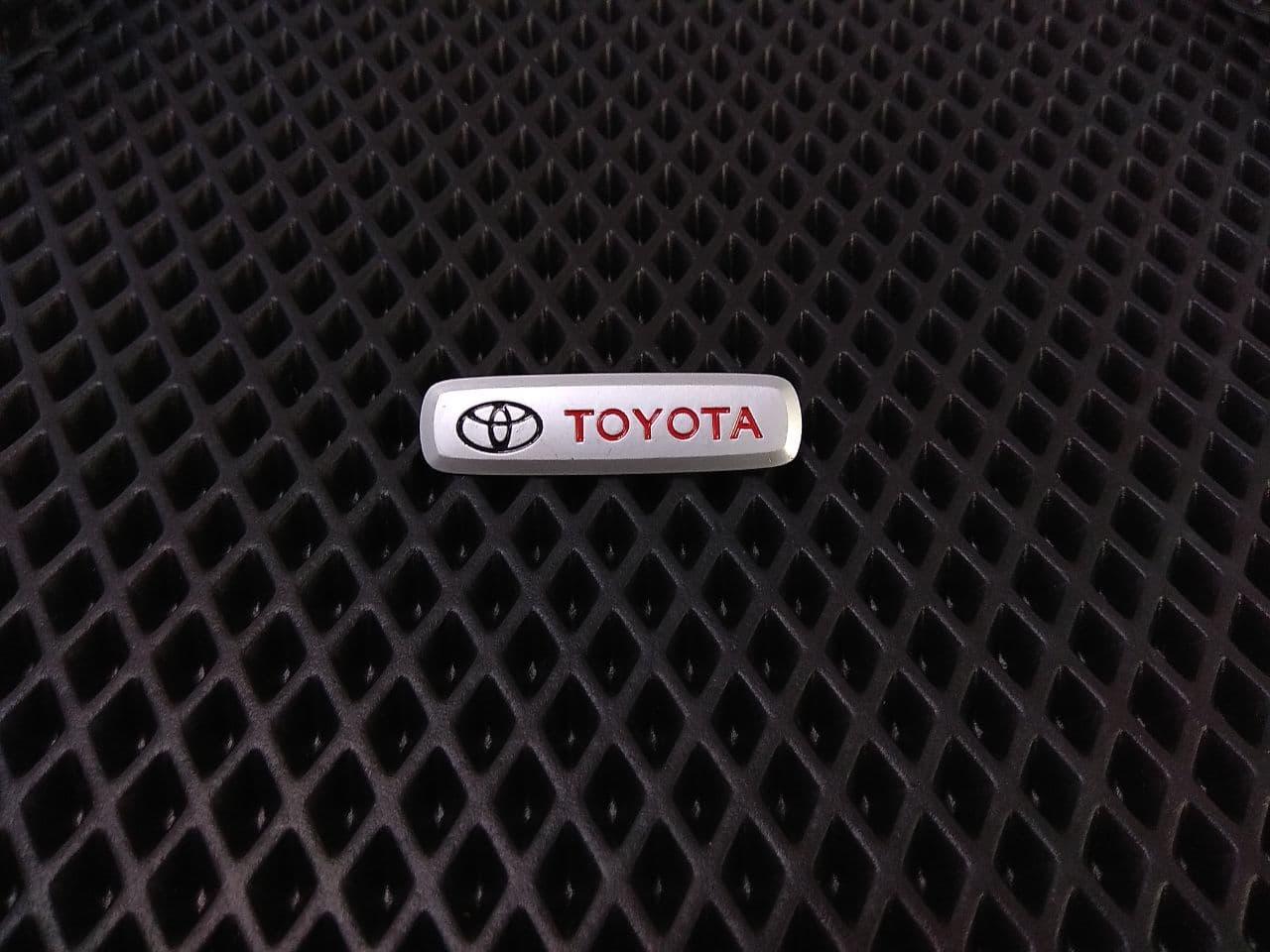 Шильдик на автомобильный коврик EVA AVTM Toyota LGEV10275 (1545400641)