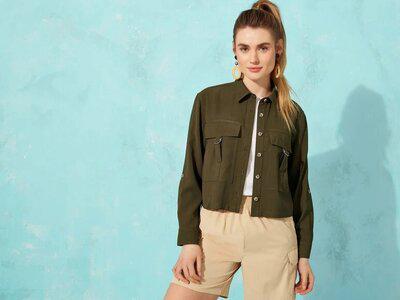 Жіноча сорочка-піджак у модному утилітарному стилі р. 38 - фото 5