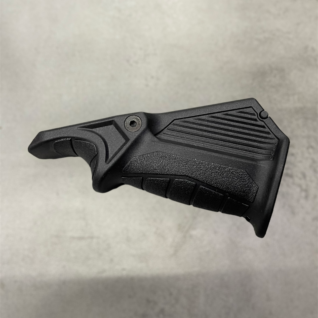 Рукоятка переноски огня DLG Tactical DLG-049 горизонтальная на планку Picatinny Черный (1741745988) Рукоятка переноски огня DLG Tactical DLG-049 горизонтальная на планку Picatinny Черный (1741745988)