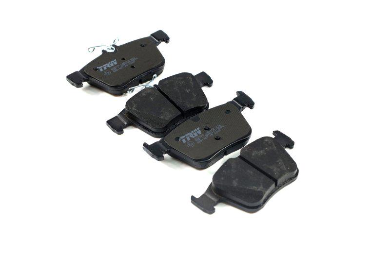 Тормозные колодки дисковые TRW Engine Components для Volkswagen Golf 7 2.0 2013 Audi A3 2012 задние (GDB1957)