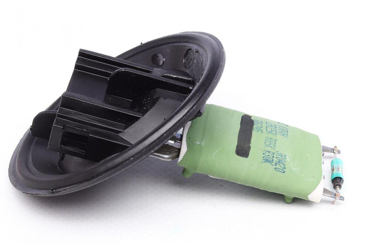 Реостат печки Skoda Fabia 99-14/Roomster 06-15/VW Polo 01 (ABR 39 000P MAHLE)