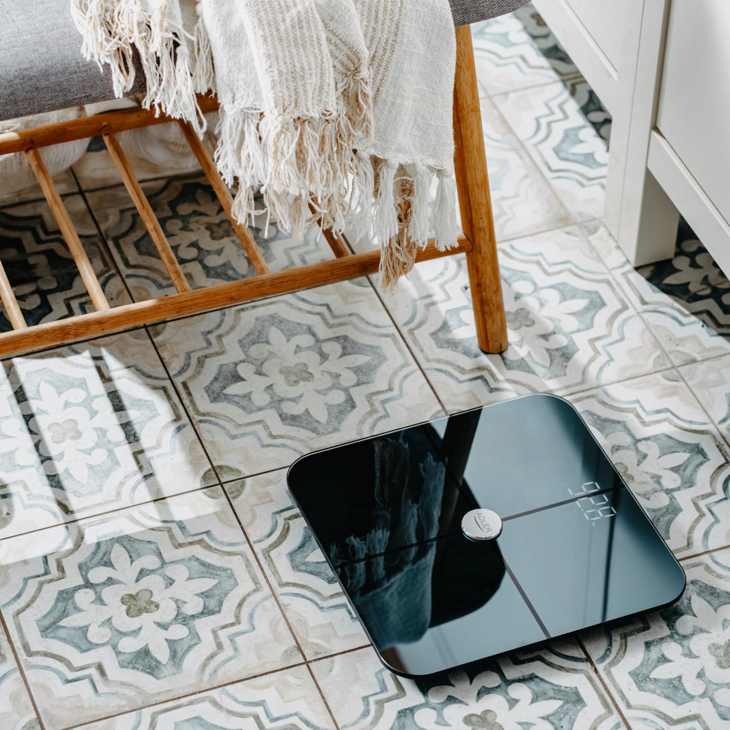 Ваги підлогові електронні Adler AD 8187 Smart до 180 кг 4хАААА автовимкнення Black (AD8187B) - фото 5 Ваги підлогові електронні Adler AD 8187 Smart до 180 кг 4хАААА автовимкнення Black (AD8187B) - фото 5