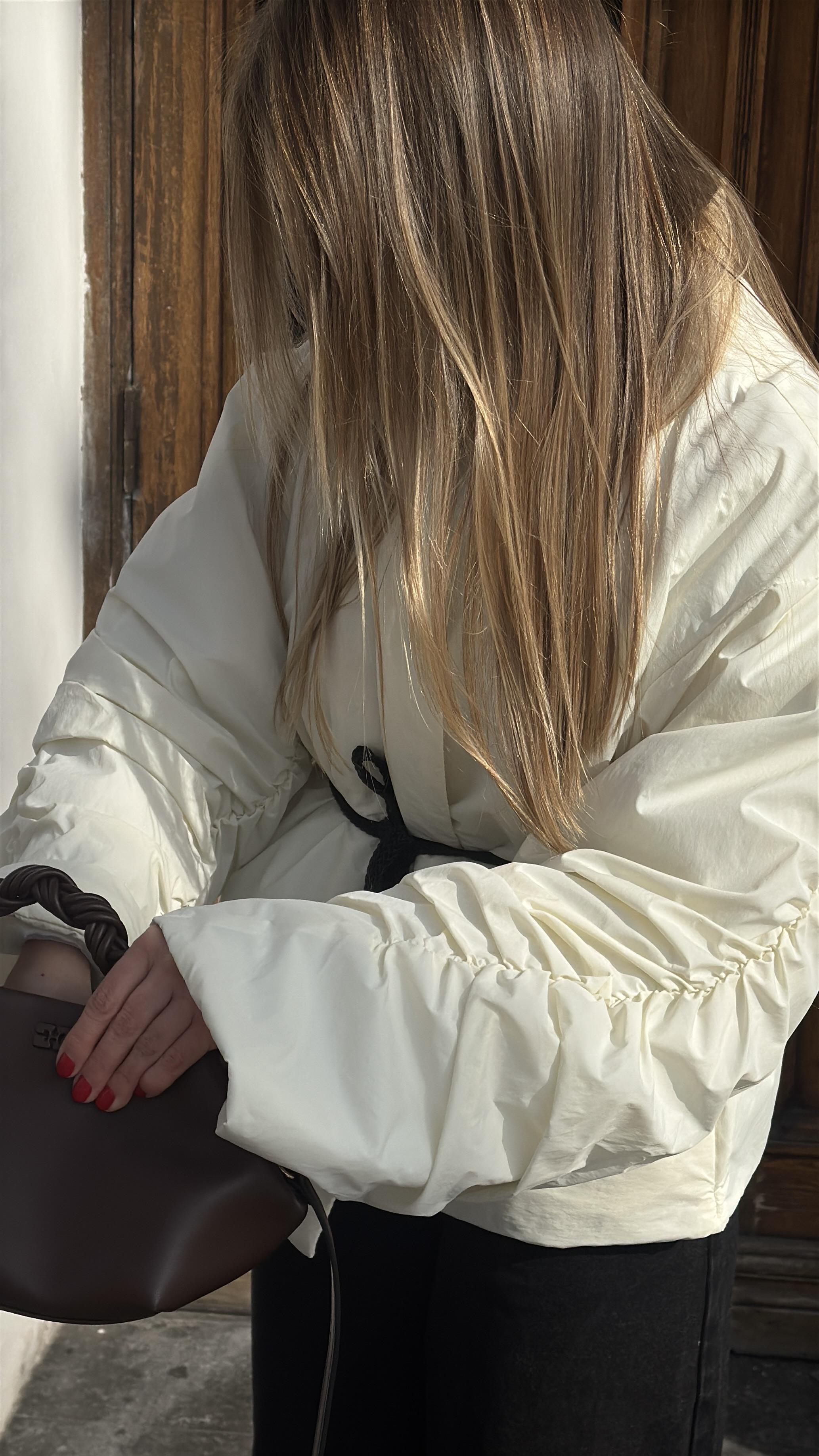 Куртка жіноча демісезона ZF Inspire 1013 на запах з поясом та широкими рукавами S-М Білий (1013-Бел-S-М) - фото 4 Куртка жіноча демісезона ZF Inspire 1013 на запах з поясом та широкими рукавами S-М Білий (1013-Бел-S-М) - фото 4