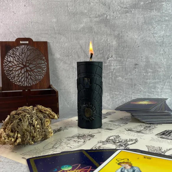 Свеча восковая Скорпион Черный (1253)