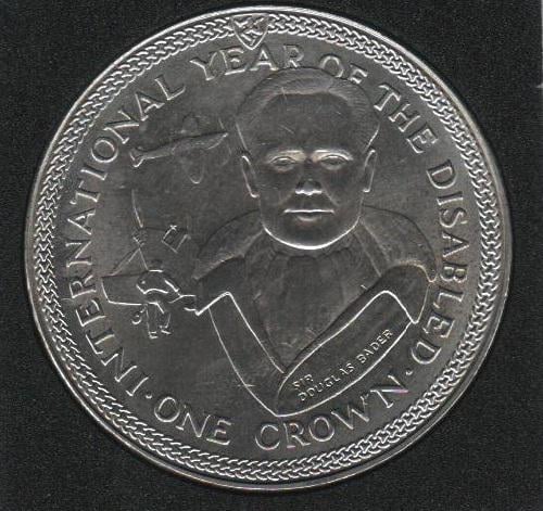 Коллекционная монета Остров Мэн 1 крона 1981 Летчик Дуглас Роберт Бадер UNC (KM#79)