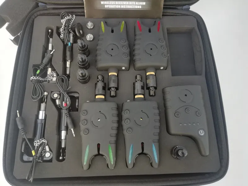 Набор сигнализаторов поклевки Coonor 4/1 шт./свингеры 4 шт./адаптеры для сигнализаторов (1770897372)