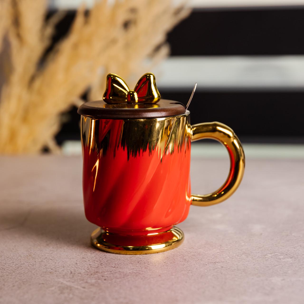 Чашка фарфоровая Yiwu Золотой Вихрь с крышкой и ложкой 450 мл (FM-23C)