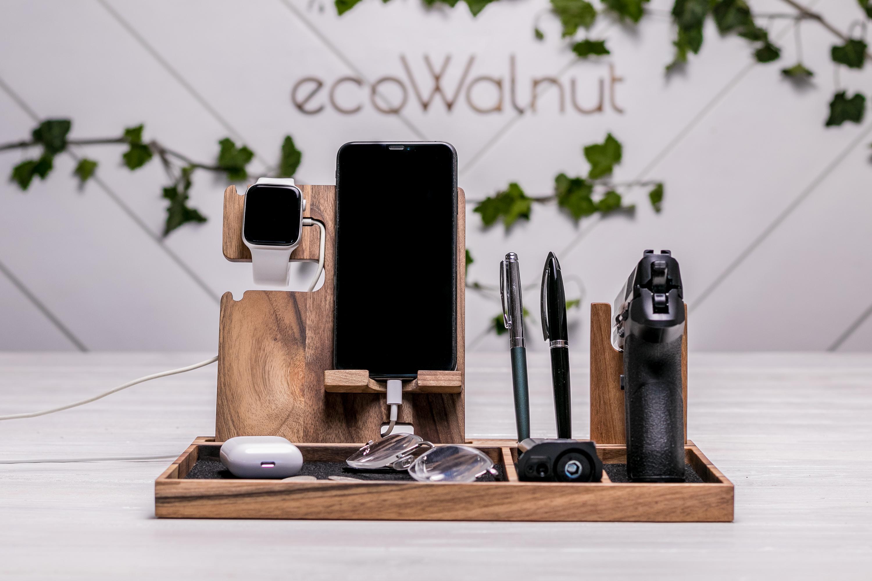 Підставка настільна дерев'яна EcoWalnut для пістолета та годинника з персоналізацією лого (EW-42.2) - фото 6