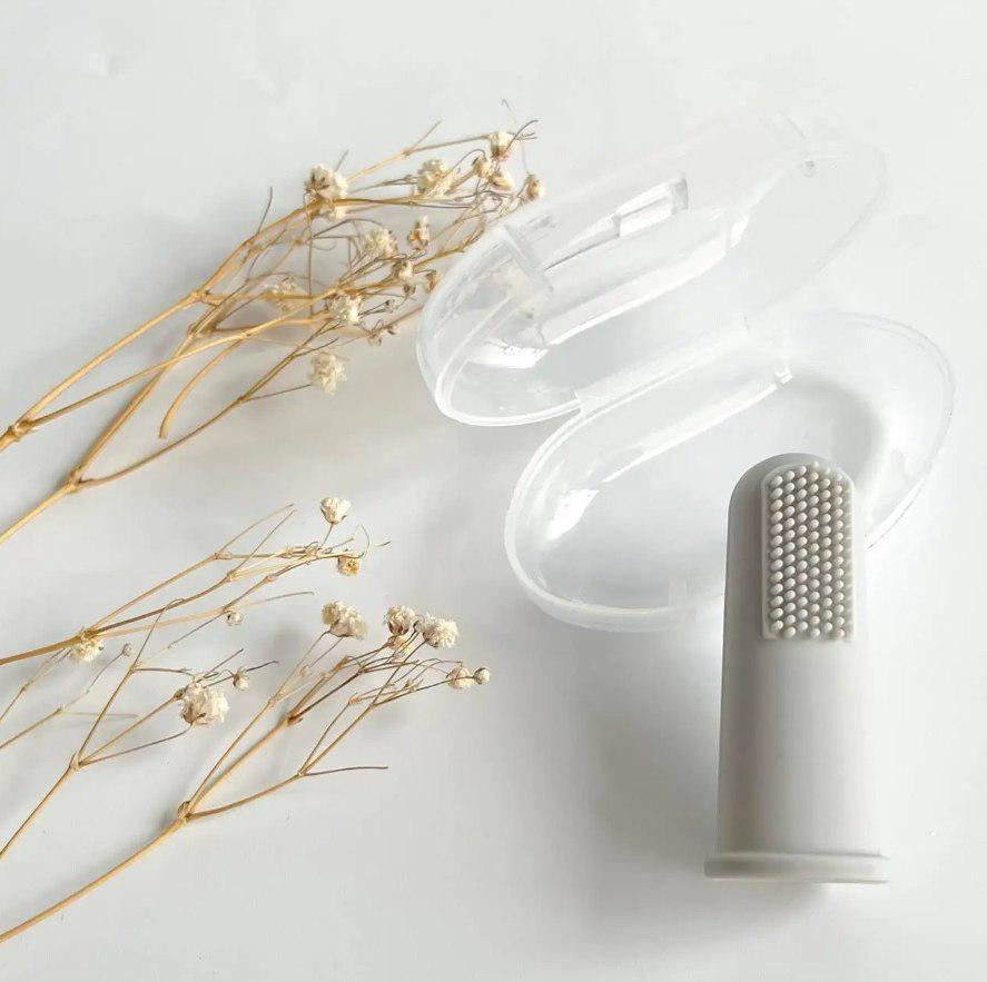 Зубна щітка силіконова Mommy Bag з масажем ясен Сірий (142687) - фото 3