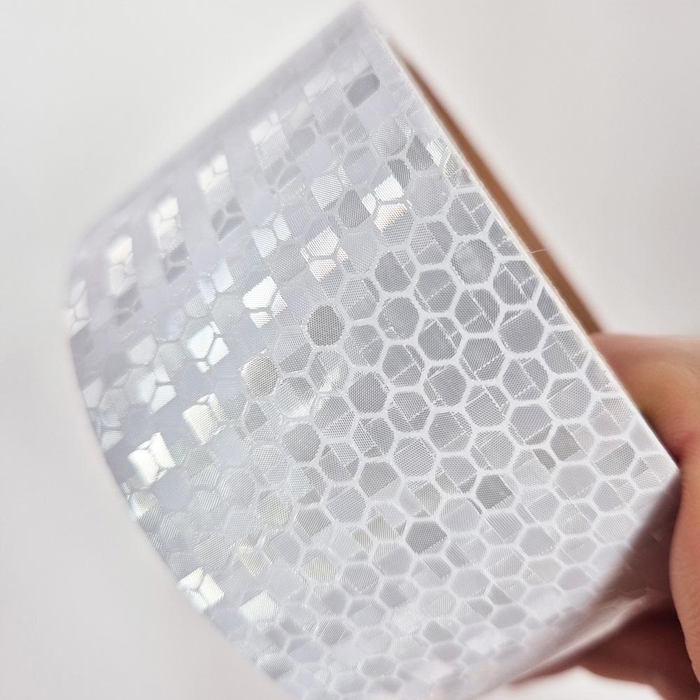 Светоотражающая лента клейкая HF Lattice 5 с м х 5 м Белый (544062245) - фото 4 Светоотражающая лента клейкая HF Lattice 5 с м х 5 м Белый (544062245) - фото 4