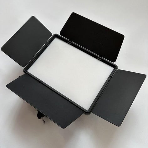 Відеосвітло професійне LED Light RL-900 35W з пультом (tf5095) - фото 5 Відеосвітло професійне LED Light RL-900 35W з пультом (tf5095) - фото 5