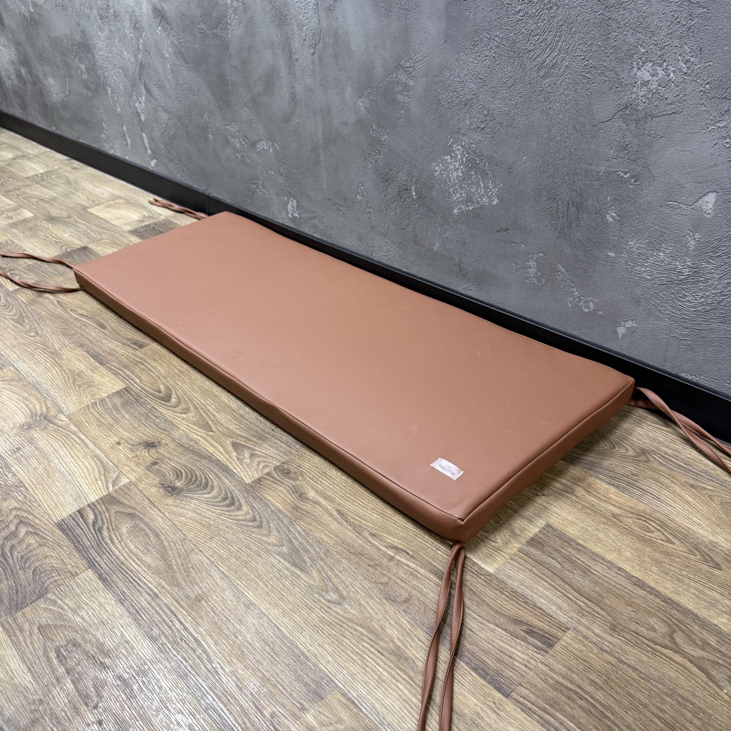 Матрас Comfort Home из экокожи на подоконник/каркасы/поддоны/садовая мебель 120х40х8 см