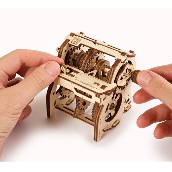 Механическая STEM-модель Ugears STEM Lab Коробка передач (3941) - фото 8 Механическая STEM-модель Ugears STEM Lab Коробка передач (3941) - фото 8